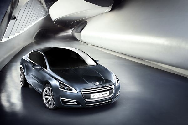 http://www.latribuneauto.com/_upload/ressources/reportages/concept-cars/2010/2010-02-15-Premiere-mondiale-a-geneve-pour-le-concept-5-by-peugeot/Diaporama/Peugeot-5%20by%20Peugeot-Concept-Berline-Familiale-Copyright-Peugeot-3.jpg