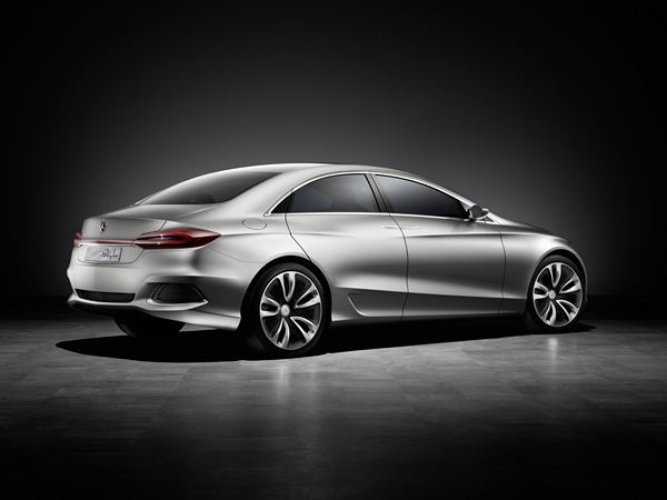 http://www.latribuneauto.com/_upload/ressources/reportages/concept-cars/2010/2010-02-28-Mercedes-devoile-le-concept-mercedes-f-800-style/Diaporama/Mercedes-F%20800%20Style-Concept-Copyright-Mercedes-04.jpg