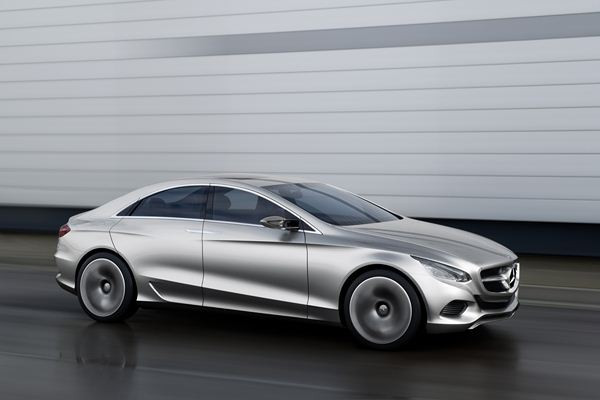 http://www.latribuneauto.com/_upload/ressources/reportages/concept-cars/2010/2010-02-28-Mercedes-devoile-le-concept-mercedes-f-800-style/Diaporama/Mercedes-F%20800%20Style-Concept-Copyright-Mercedes-06.jpg