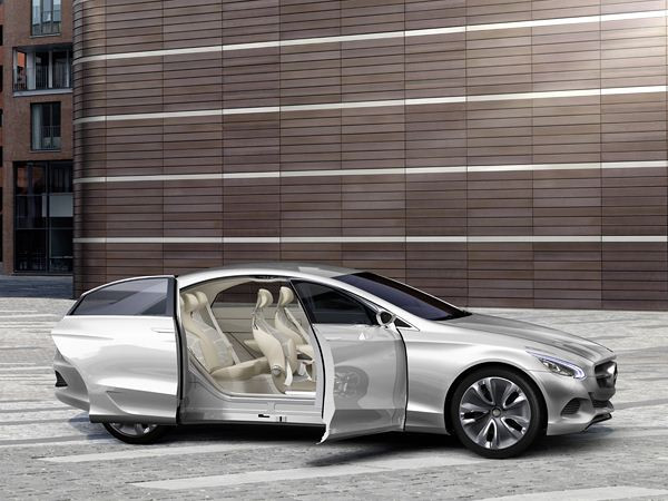 http://www.latribuneauto.com/_upload/ressources/reportages/concept-cars/2010/2010-02-28-Mercedes-devoile-le-concept-mercedes-f-800-style/Diaporama/Mercedes-F%20800%20Style-Concept-Copyright-Mercedes-07.jpg