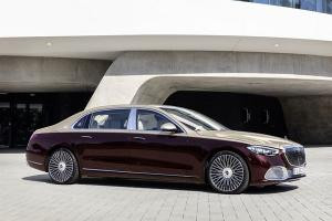 Mercedes-Maybach Classe S : une limousine de luxe exclusive adaptée au mode chauffeur