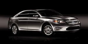 Ford pr�sente la version restyl�e de la Ford Taurus � D�troit