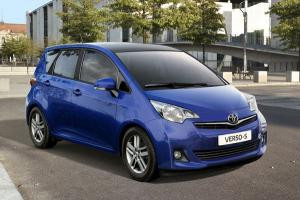 Le nouveau petit monospace Toyota Verso-S se d�voile � Paris