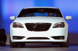 La nouvelle Chrysler 200 d�voil�e au salon de Los Angeles