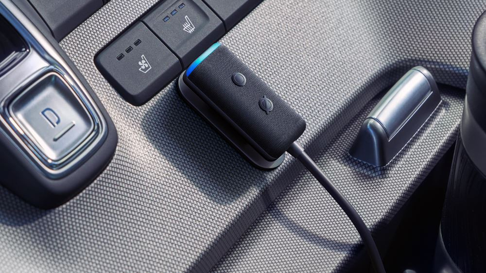 Echo Auto active les fonctions mains libres pour les véhicules sans assistant vocal intégré