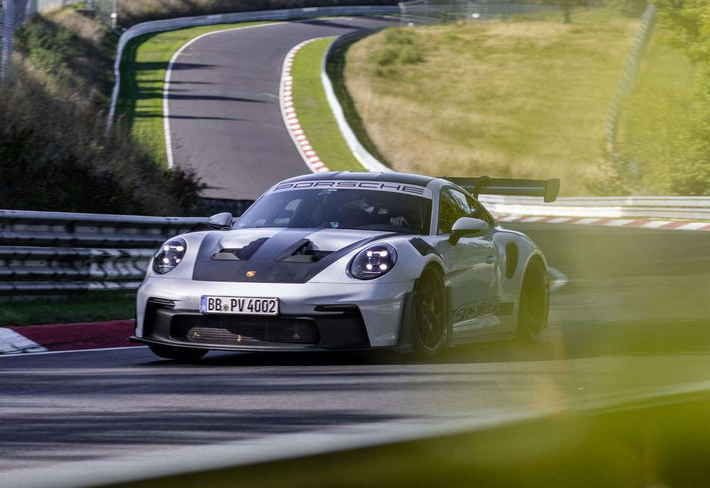 La Porsche 911 GT3 RS boucle la Nordschleife du Nürburgring en 6:49.328 minutes