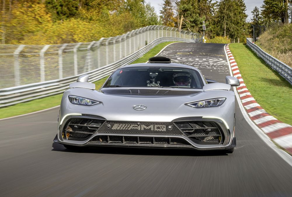 La Mercedes-AMG One boucle les 20,832 kilomètres de la Nürburgring-Nordschleife en 6:35.183 minutes