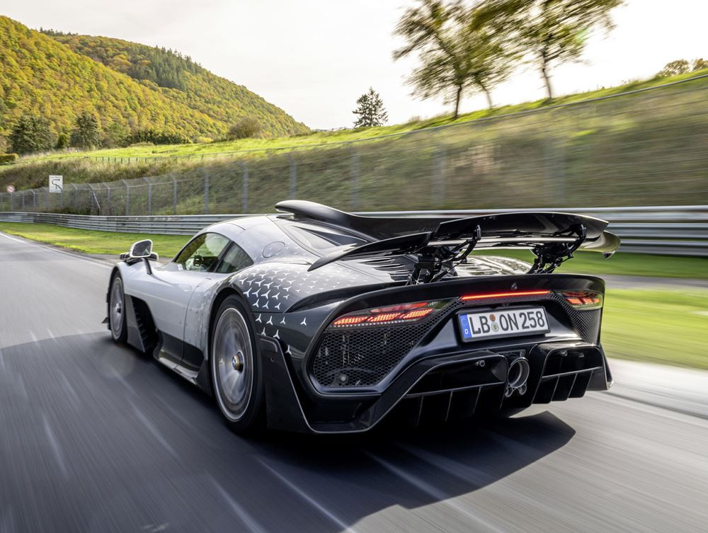 La Mercedes-AMG One boucle les 20,832 kilomètres de la Nürburgring-Nordschleife en 6:35.183 minutes