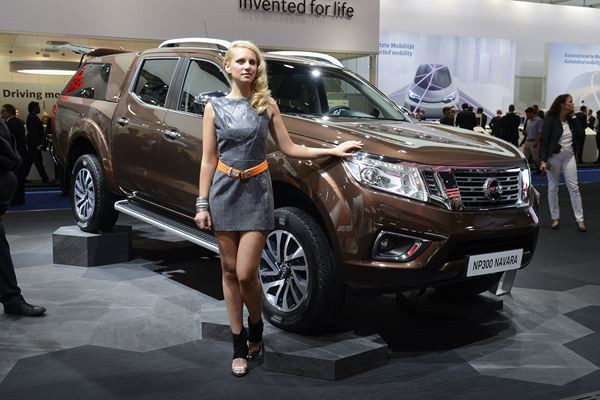 Les hôtesses du salon de l'automobile de Francfort 2015