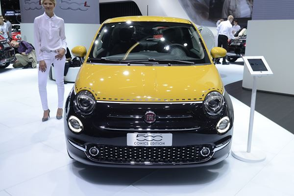 Les hôtesses du salon de l'automobile de Francfort 2015
