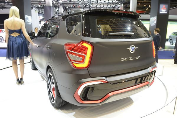 Les hôtesses du salon de l'automobile de Francfort 2015