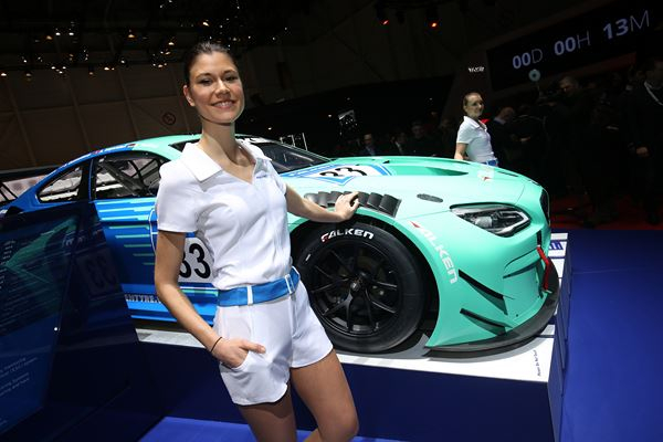 La 87ème édition du salon de l'automobile de Genève au travers de ses hôtesses