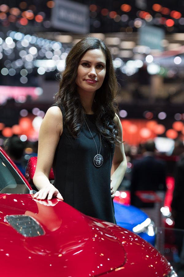 La 87ème édition du salon de l'automobile de Genève au travers de ses hôtesses