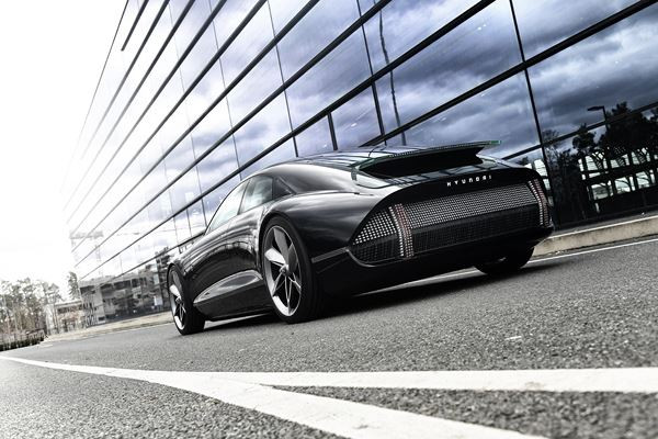Le concept-car électrique « Prophecy » réinterprète le design Hyundai