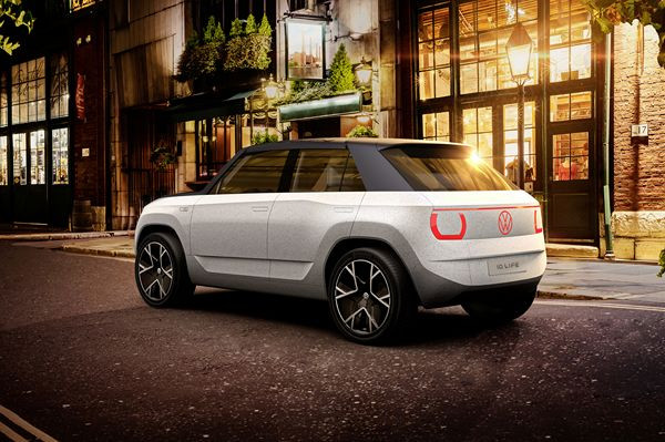 Le concept de crossover compact Volkswagen ID. Life affiche une autonomie de 400 km