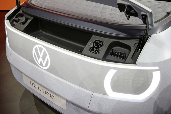 Le concept de crossover compact Volkswagen ID. Life affiche une autonomie de 400 km