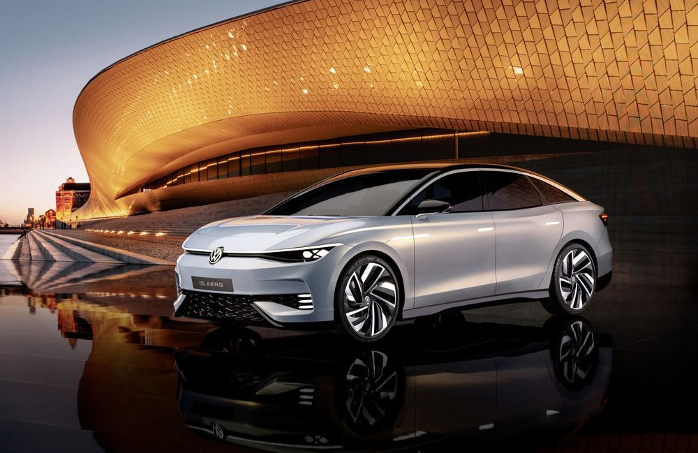 Le concept Volkswagen ID. Aero de berline électrique affiche une autonomie de 620 km