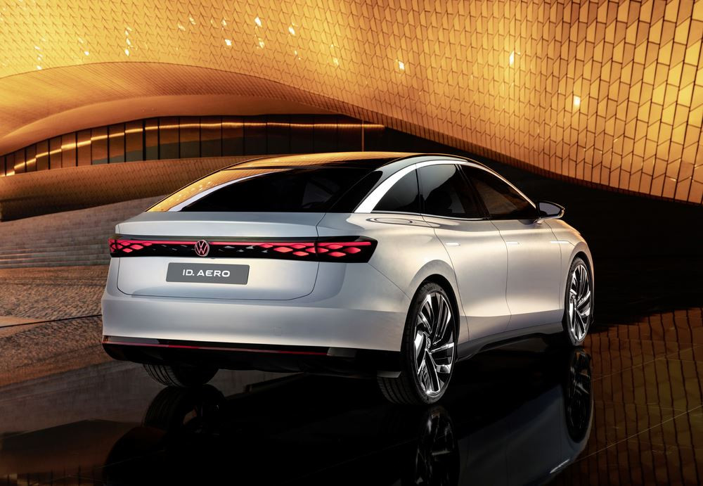 Le concept Volkswagen ID. Aero de berline électrique affiche une autonomie de 620 km