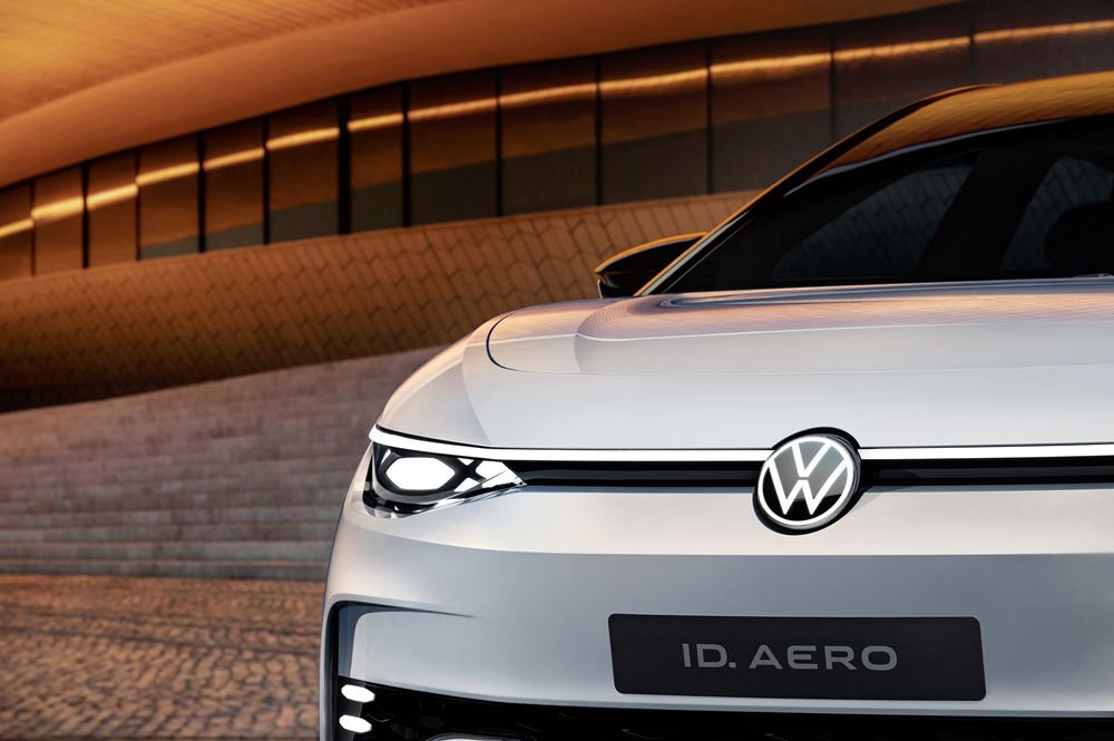 Le concept Volkswagen ID. Aero de berline électrique affiche une autonomie de 620 km