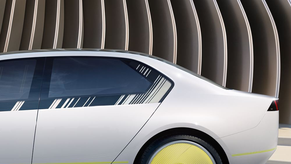 BMW i Vision Dee: une berline électrique futuriste dotée d'un langage stylistique épuré