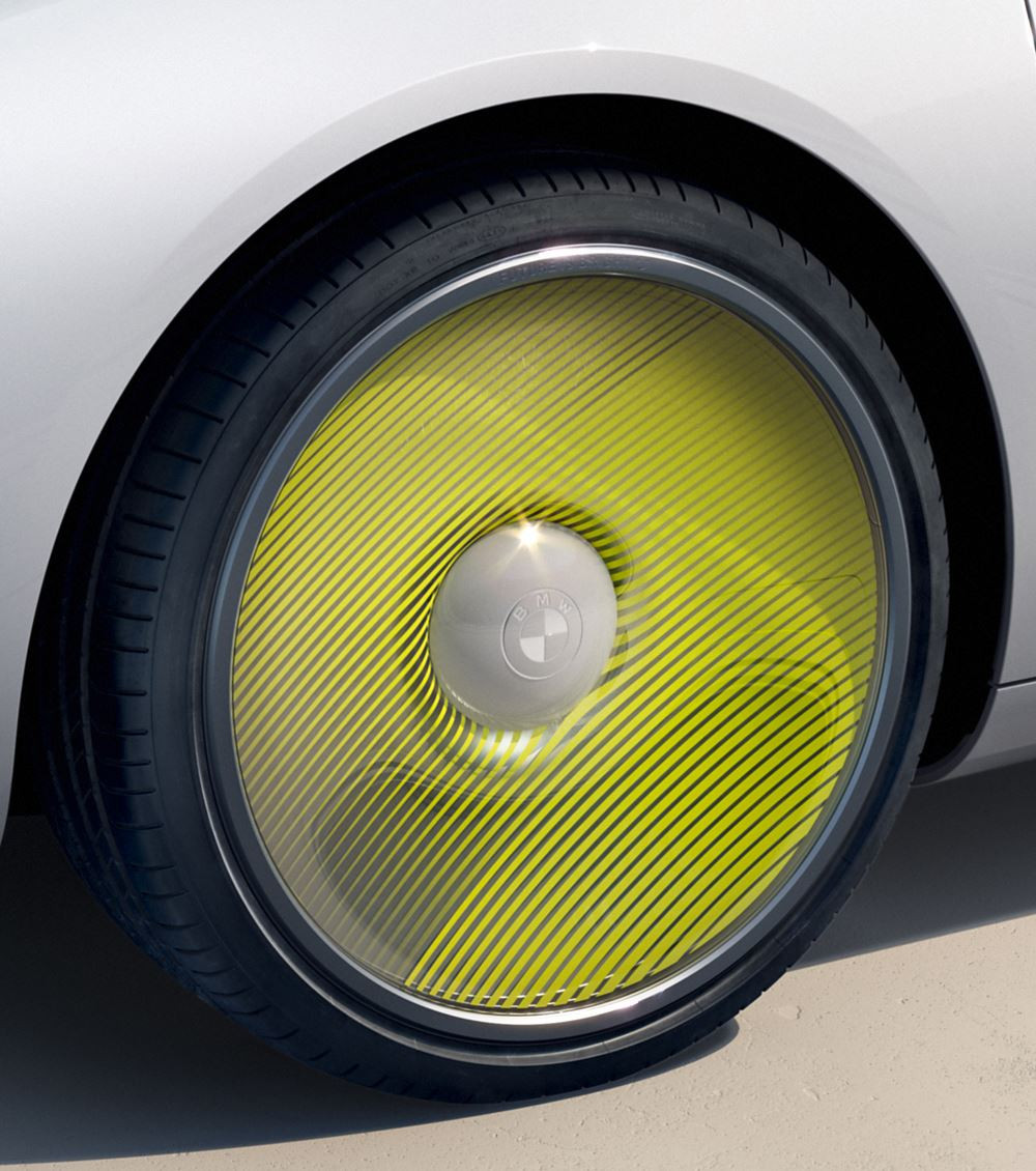 BMW i Vision Dee: une berline électrique futuriste dotée d'un langage stylistique épuré