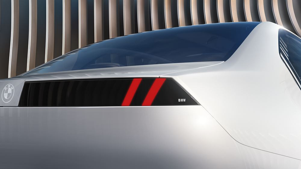 BMW i Vision Dee: une berline électrique futuriste dotée d'un langage stylistique épuré