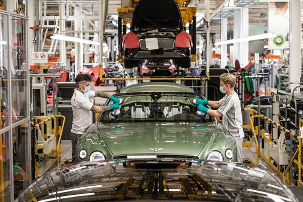 Bentley reprend progressivement la production sur le site de Crewe