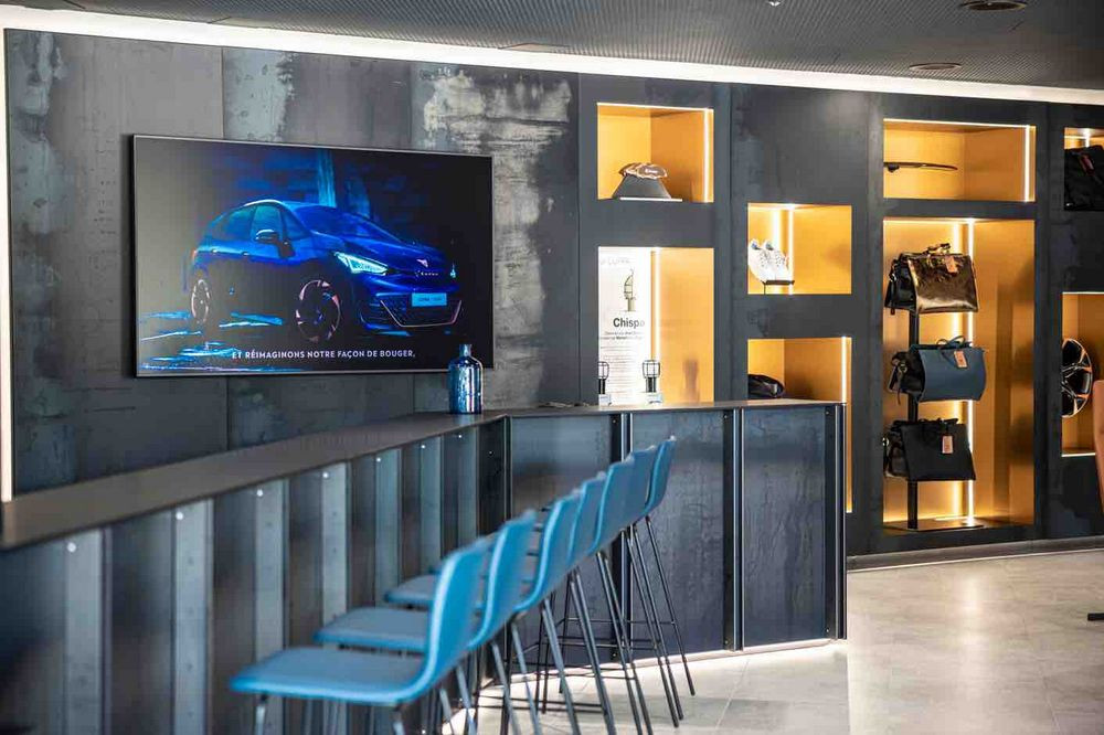 Le Cupra Garage in the City est conçu comme un espace expérientiel urbain