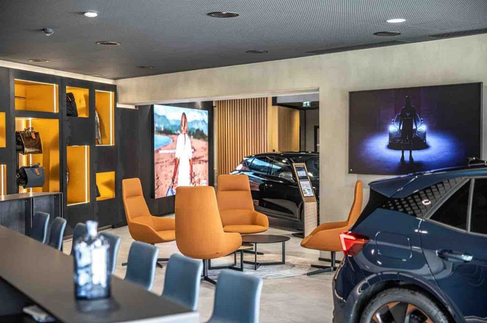 Le Cupra Garage in the City est conçu comme un espace expérientiel urbain