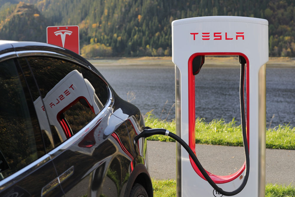 Le modèle de distribution uniquement digital de Tesla n'a pas d'avenir !