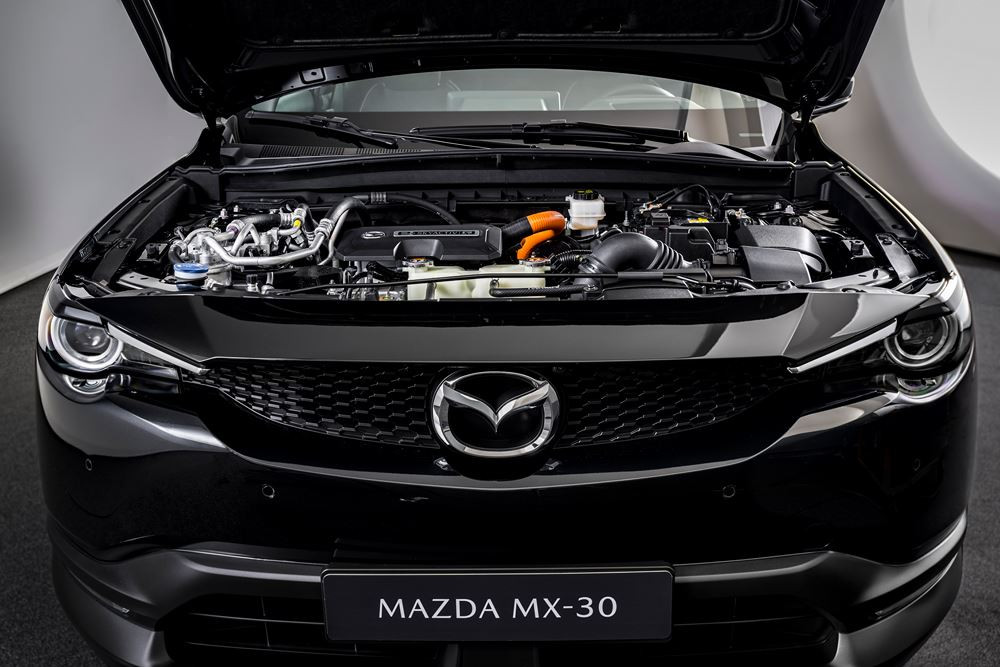Le Mazda MX-30 e-Skyactiv R-EV hybride rechargeable utilise un moteur rotatif comme générateur