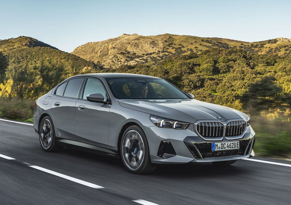 La BMW i5 électrique affiche près de 500 kilomètres d'autonomie