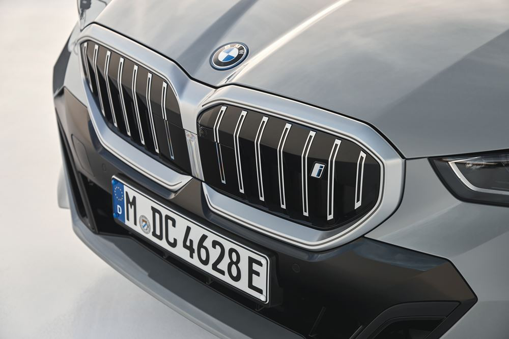 La BMW i5 électrique affiche près de 500 kilomètres d'autonomie
