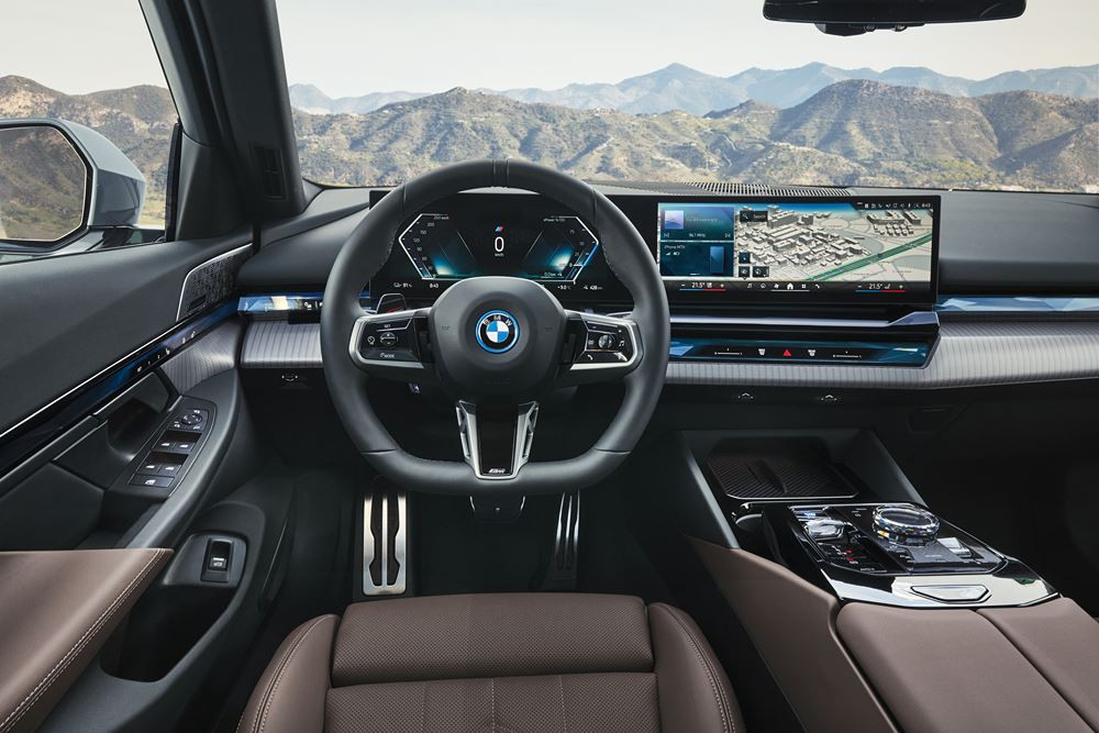 La BMW i5 électrique affiche près de 500 kilomètres d'autonomie
