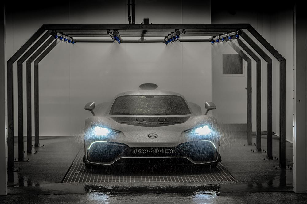La production de l'hypercar dotée de la technologie de Formule 1 Mercedes-AMG One démarre