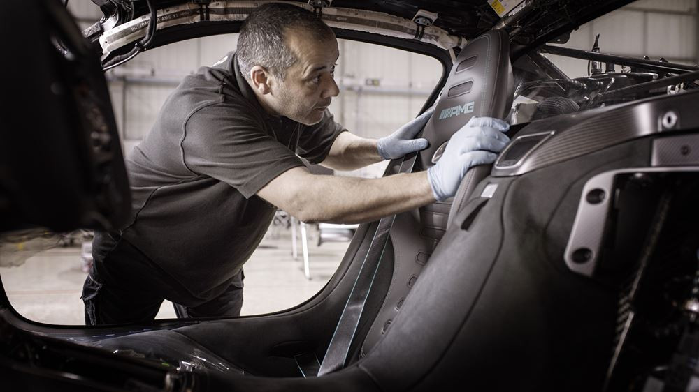 La production de l'hypercar dotée de la technologie de Formule 1 Mercedes-AMG One démarre