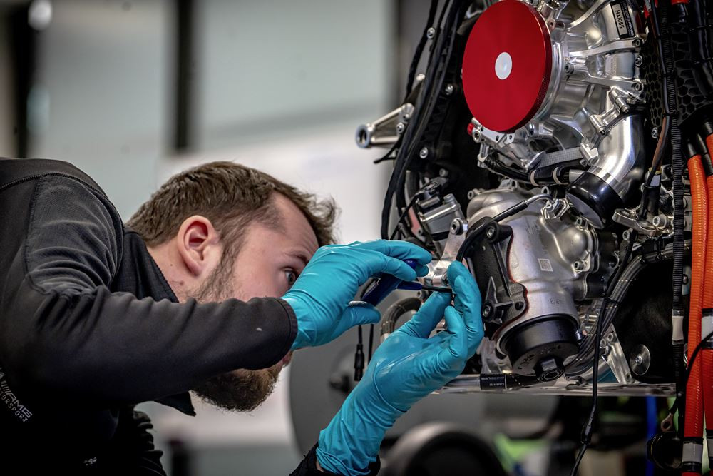 La production de l'hypercar dotée de la technologie de Formule 1 Mercedes-AMG One démarre
