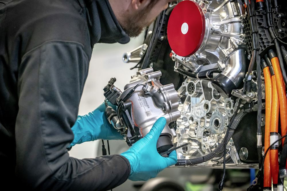 La production de l'hypercar dotée de la technologie de Formule 1 Mercedes-AMG One démarre