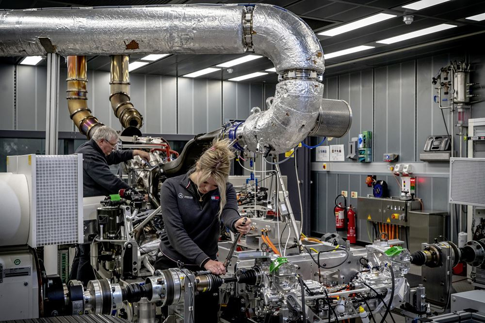 La production de l'hypercar dotée de la technologie de Formule 1 Mercedes-AMG One démarre