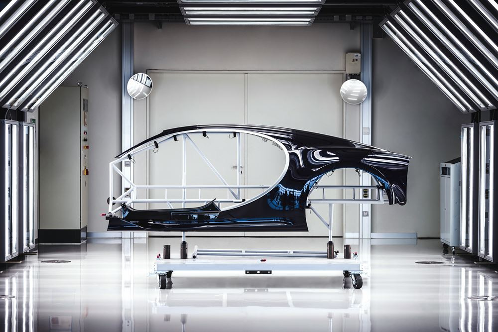 La peinture des hypersportives Bugatti répond aux standards élevés de la marque de luxe automobile