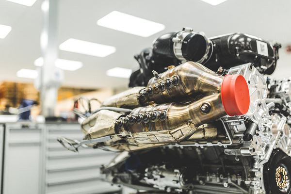 Le bloc V12 de l'Aston Martin Valkyrie débite une puissance de 1 000 ch