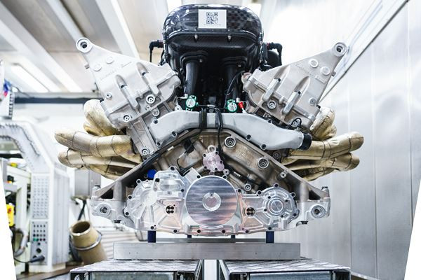 Le bloc V12 de l'Aston Martin Valkyrie débite une puissance de 1 000 ch