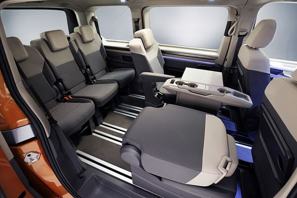 Le combispace Volkswagen Multivan offre sept sièges modulables