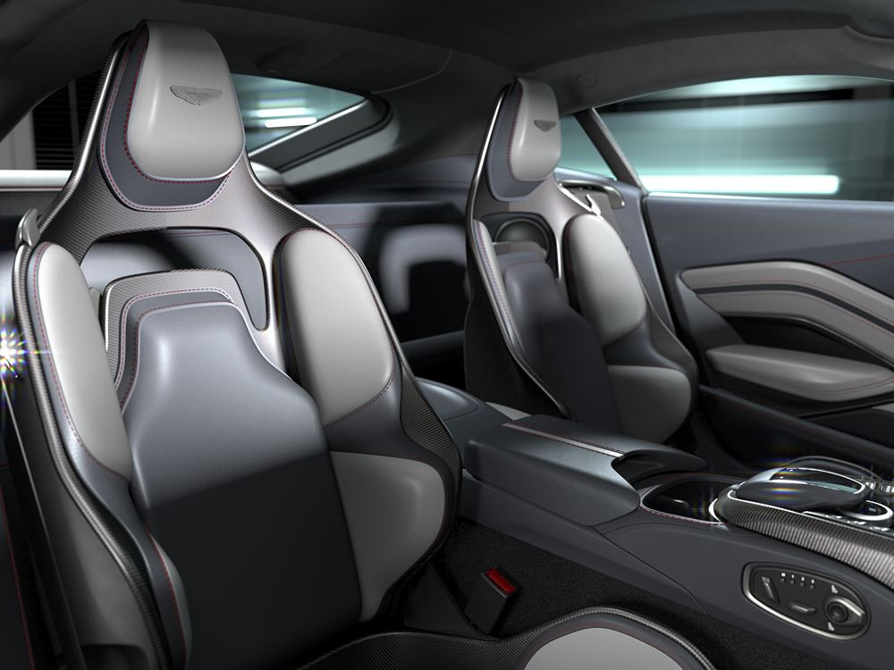 L'Aston Martin V12 Vantage débite une puissance de 700 ch et 753 Nm de couple