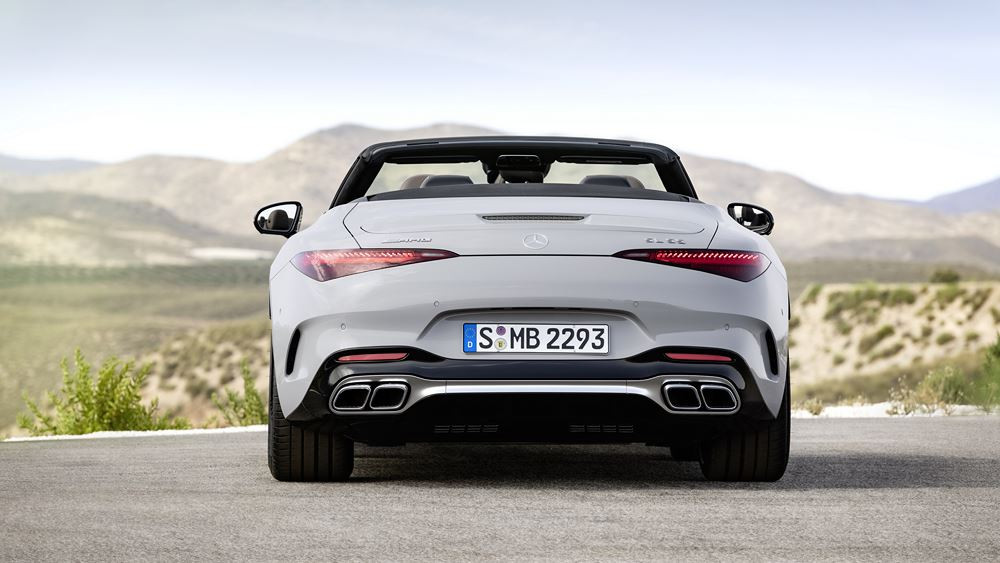 Le Mercedes-AMG SL à capote en tissu revendique un caractère sportif