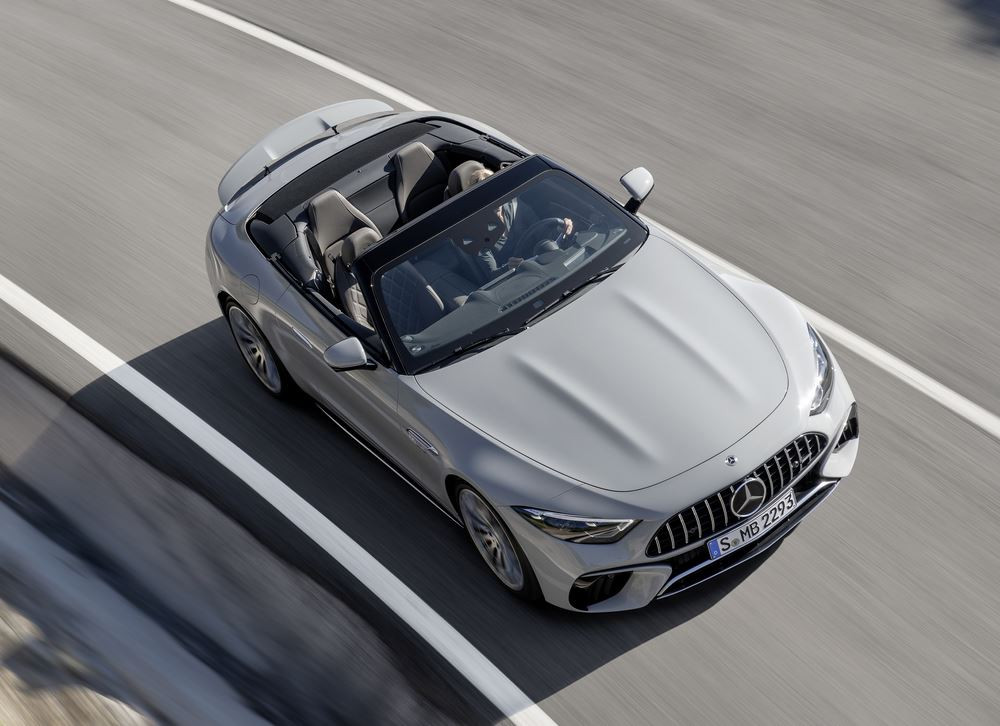 Le Mercedes-AMG SL à capote en tissu revendique un caractère sportif