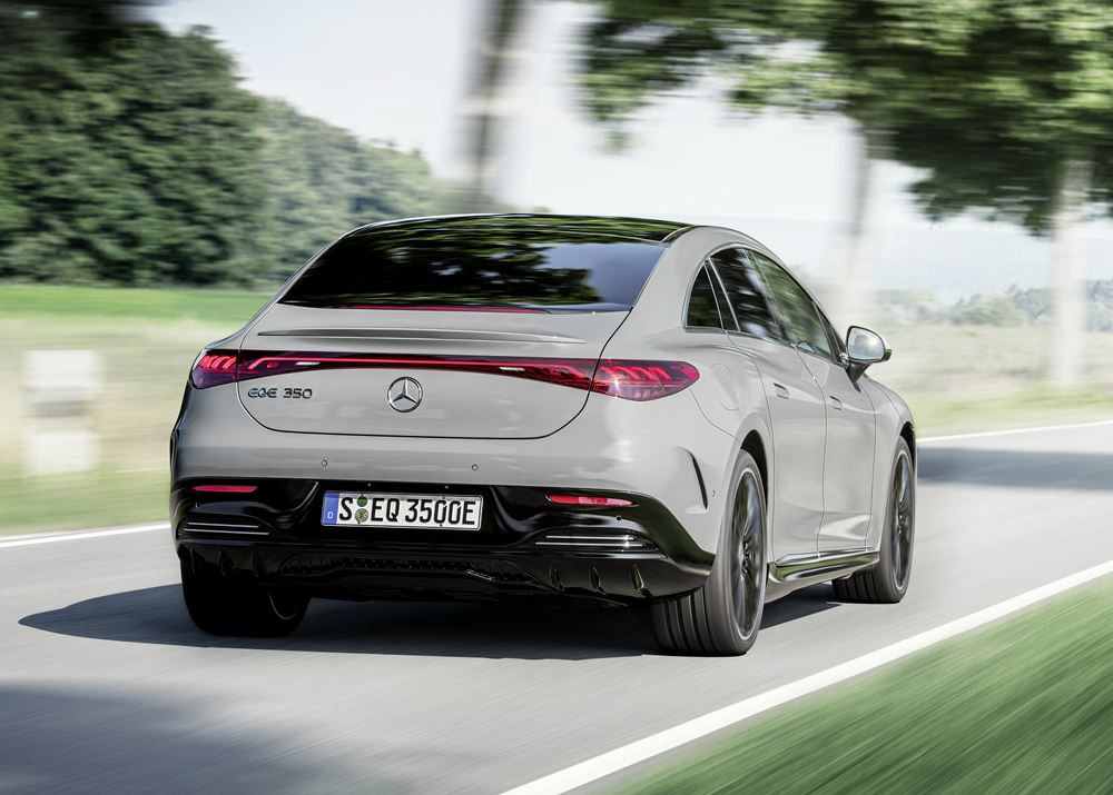 Mercedes EQE : une berline de luxe électrique dotée d’une autonomie de 567- 654 km