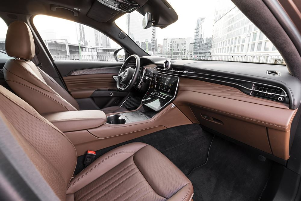 Le SUV Maserati Grecale dose sportivité, élégance, habitabilité et confort