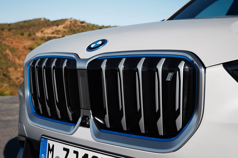 La BMW iX1 électrique affiche une autonomie WLTP voisine de 400 kilomètres