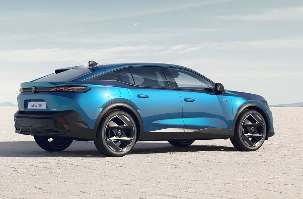 La Peugeot 408 adopte une silhouette fine et élancée de fastback dynamique